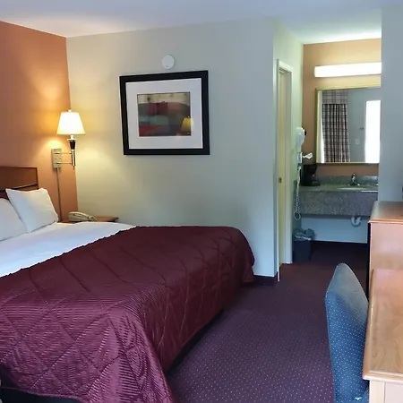 Howard Johnson By Wyndham Dothan Hotel Room photo