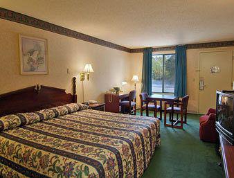 Hotel Howard Johnson By Wyndham 3*